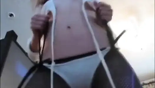 Virgina's twerking in fishnets