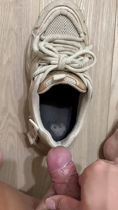 Rakaman kasut teman wanita saya