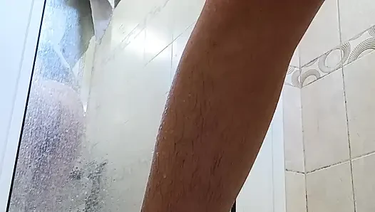 Bagian kedua dari mencukur memekku dan mandi di kamar mandi!