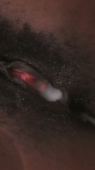 Mega Crampie fuer buschige schwarze Pussy | Clip 3