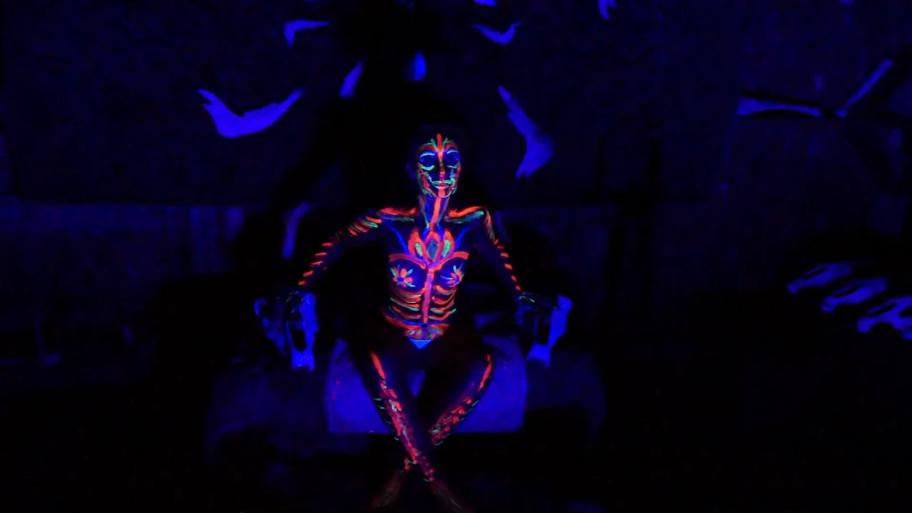 Happy Halloween - fluorescient Body painting