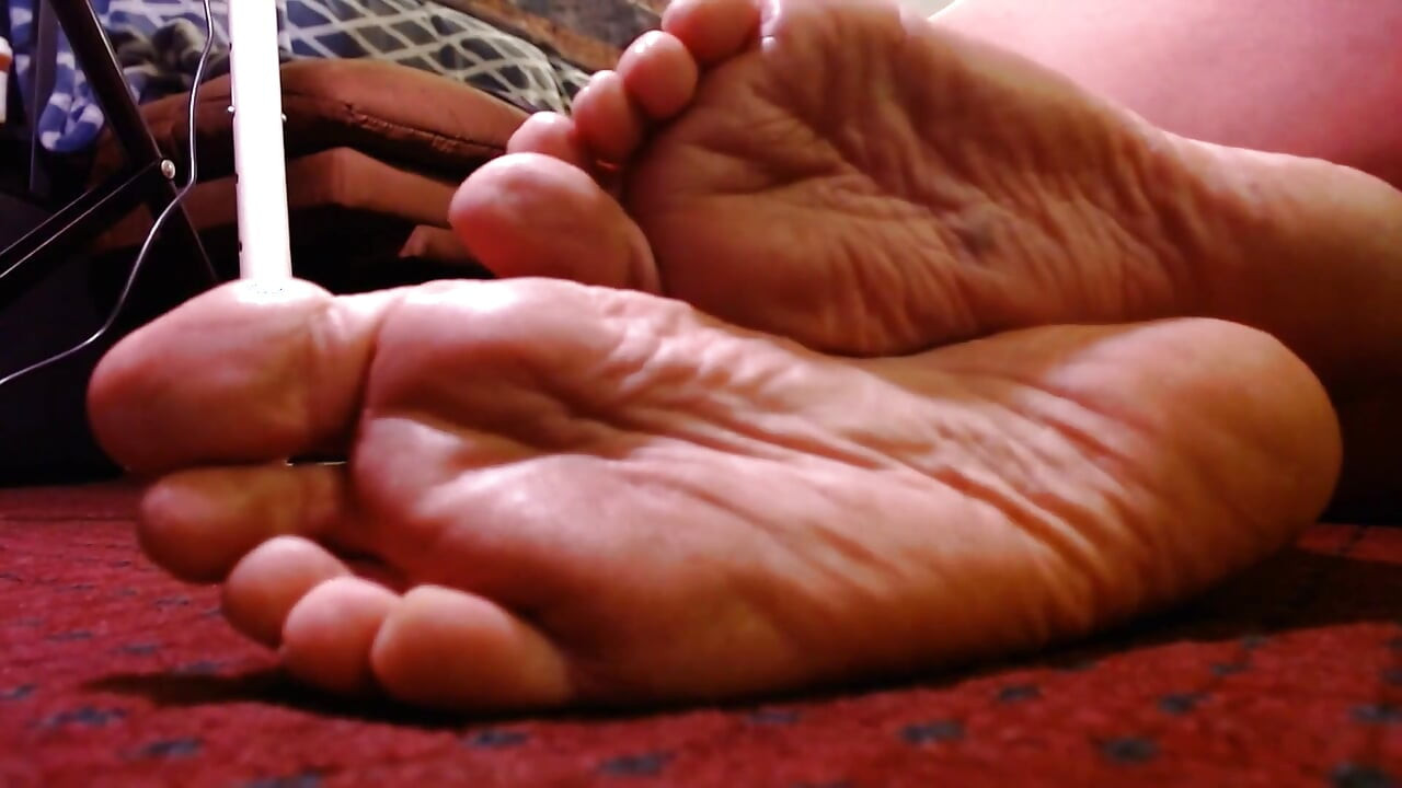 Very Wrinkled Soles Closeup