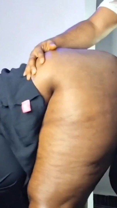 Legendärer moment aus "Quick Standing Blowjob und Doggystyle fick vor dem treten - Mara Exotic"