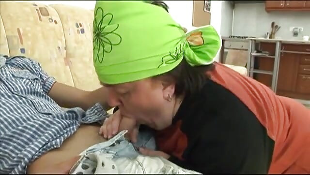 Bug man shoves his big cock in midgets pussy