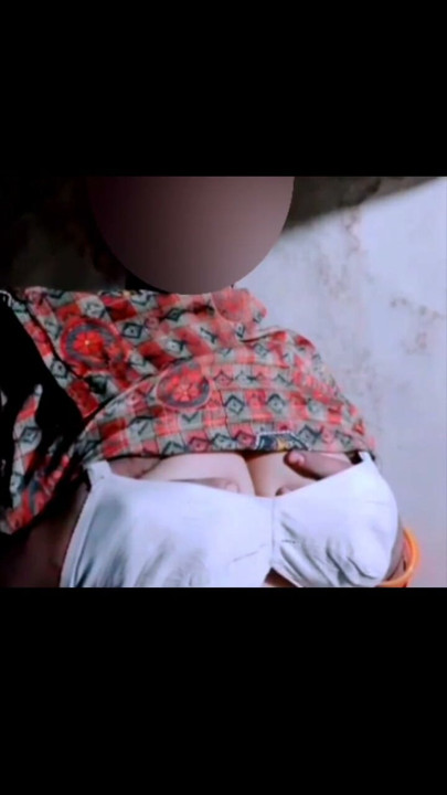 My boobs are automatically coming out anywhere, I am upset with my boobs, I massage it a lot, only then it becomes calm, due to which water starts dripping from the pussy. | Clip 1