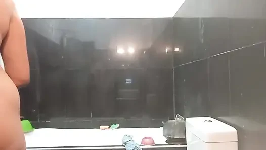 Sri Lankan woman seduces her partner via video call until orgasm Just love with Big boobs and wet pussy
