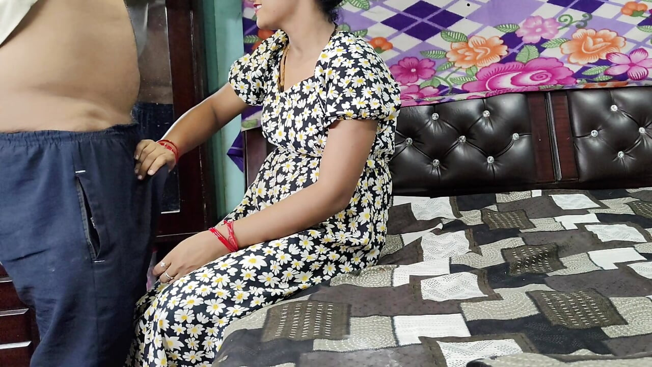 Cute bhabhi ko manakar devar ne kiya maze se sex