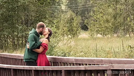 Меня трахают все друзья моего сводного брата, он не должен им доверять