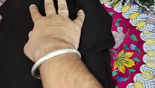 Ateşli 18+ Hintli desi köylü kızı sıkı amcık sikişi, Hintli güzel yerel kız ilk kez büyük zenci yarağı ile sıkı amcık sikişi