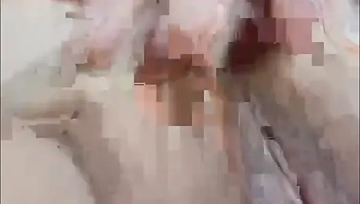 Ich berühre meine vagina