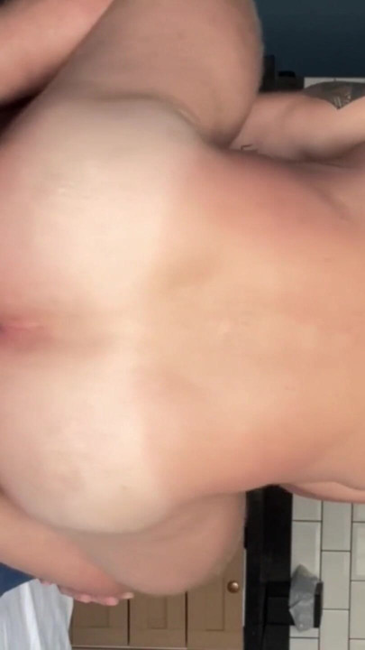 Me metí en el culo rosa de mi vecina | Clip 1