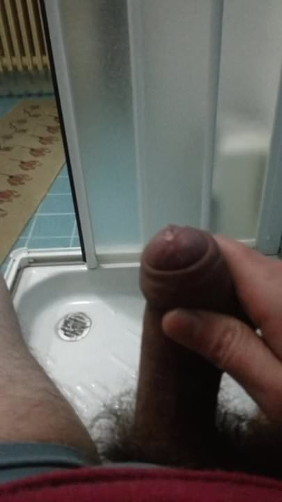 Jizz drkanje dok drka spermu i svršava veliki teret sperme 10