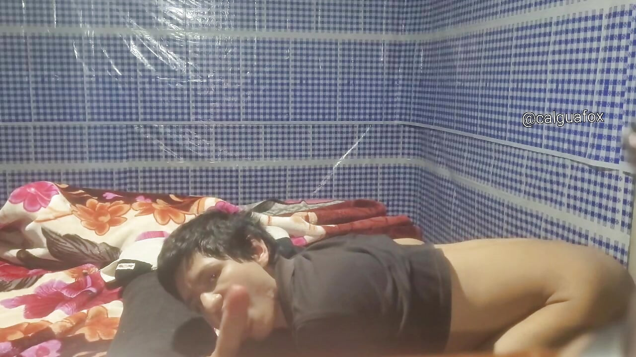Chupando um pau grande e suculento