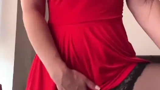 Tetangga tetek besar dengan gaun merah