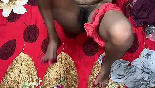 Горячая индийская милфа дези бхабхи доставляла сексуальное удовольствие ее молодому Devar