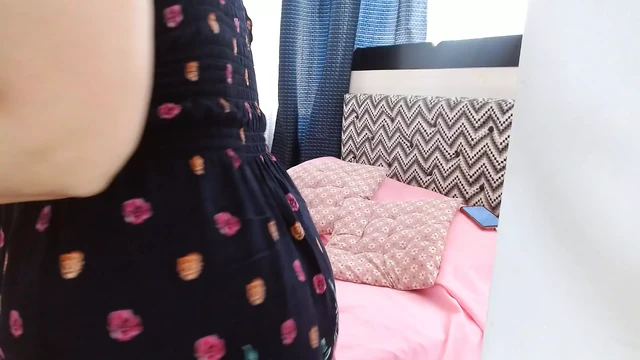 Leaked Video of Mature Woman Making Hot Phone Calls