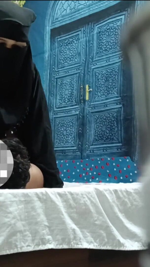 Muslim mom with neighbour | Clip 1