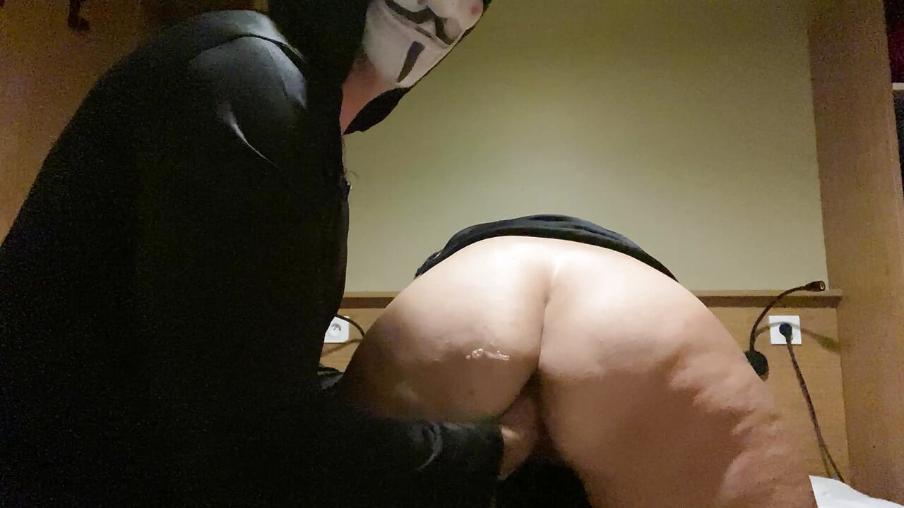 Violette Fisting by an Anonymous