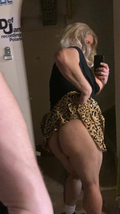 Blonde sissy Cd looks in mirror and satisfy