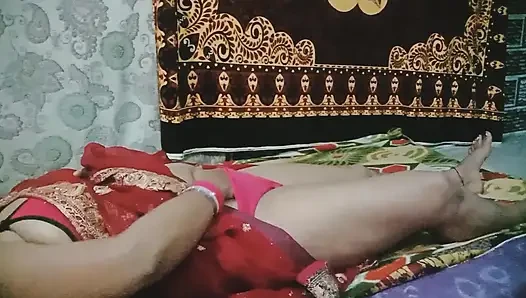 Hot sister-in-law did a fuck by making a finger in the pussy
