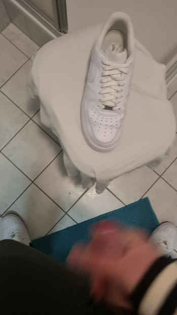 Nike Air Force One mess up💦