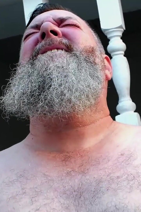 Bearfilms mollige Alezgi Cage pijpt zwaarlijvige lul Tony Marks
