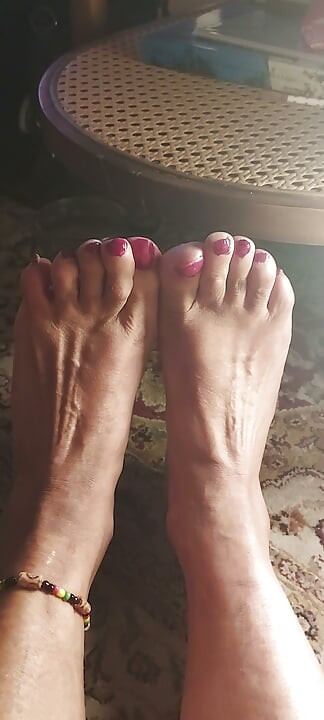 PART 1 Red nail polish