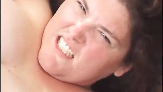 Büyük şişman lezbiyen üçlü grup seks amcık yalama dildoyla oynuyor