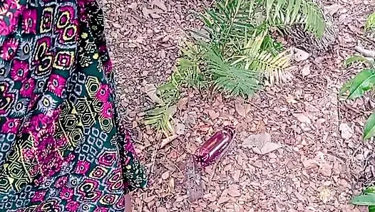 Ibu rumah tangga sampingan ngentot di jangol di pagi hari. Seks anal.