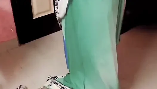 Desi Tamil Wife Renu Wet Nude Body Towel Dry & Slow Saree Dressing Tease! Indianhotwifex