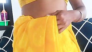 Swetha tamil дружина saree роздягається