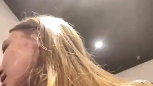 Jucielussie eating pants in public shopping