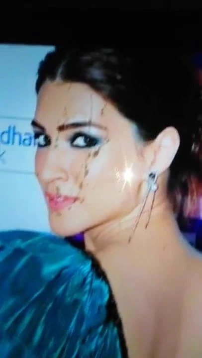 Kriti sanon cum tribute biggest cum facial she always craved
