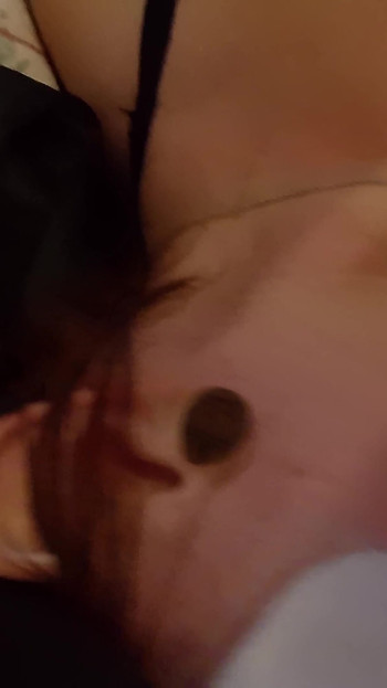 Memorabile momento da "La schiava si masturba per me fino a quando non viene duro"