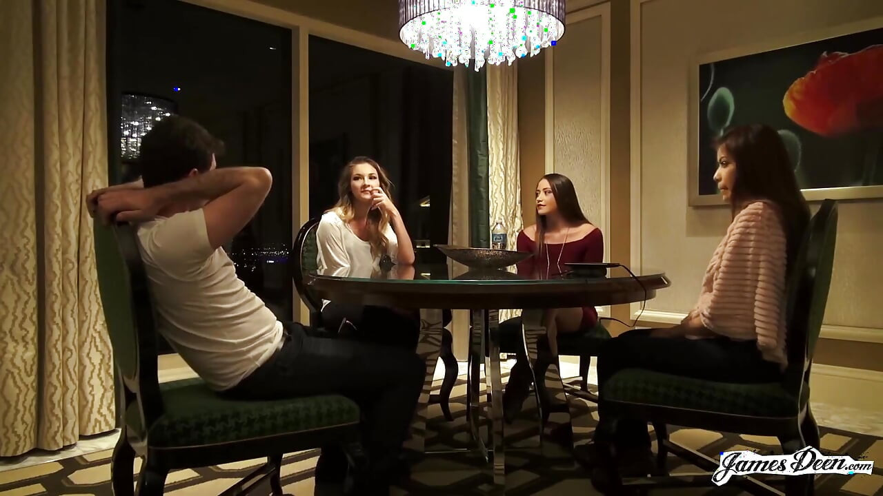Avi Love, Bambi, Sami Parker in omgekeerde gangbangactie met James Deen
