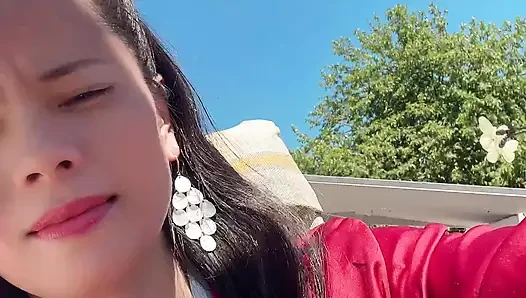 show pussy on the chair outside door