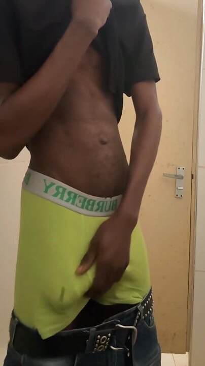 Tinejdžerka tinejdžerka drka u javnosti