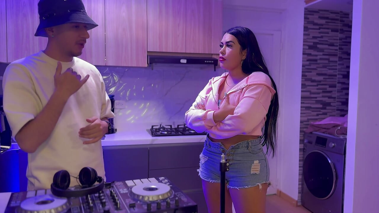 MILF Cuckolds Her Husband with Horny Puverto Dj - Lalucero