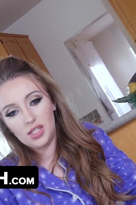 DadCrush - busty teen stepdaughter bounces her thick ass on stepdaddy's cock and makes him cum