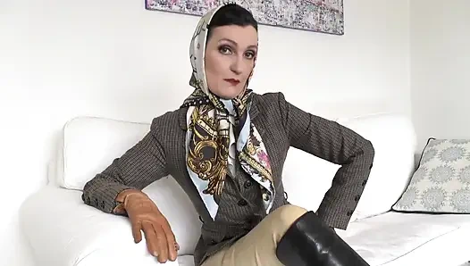 Saten sürtüğüm için yaramaz günlük görev, Bayan Victoria Valente