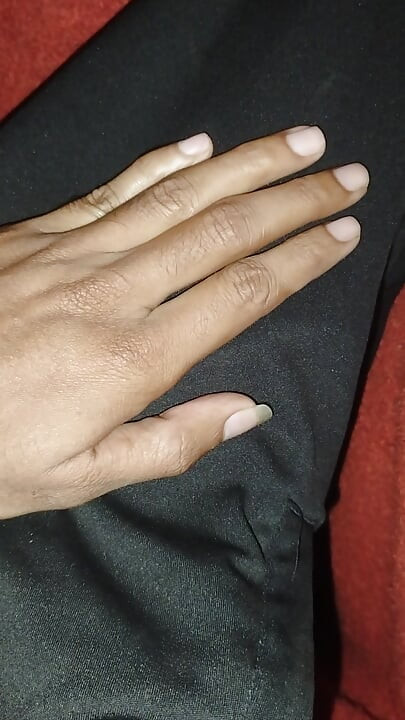 कौन अपनी गांड या चूत के अंदर यह उंगली करना चाहता है