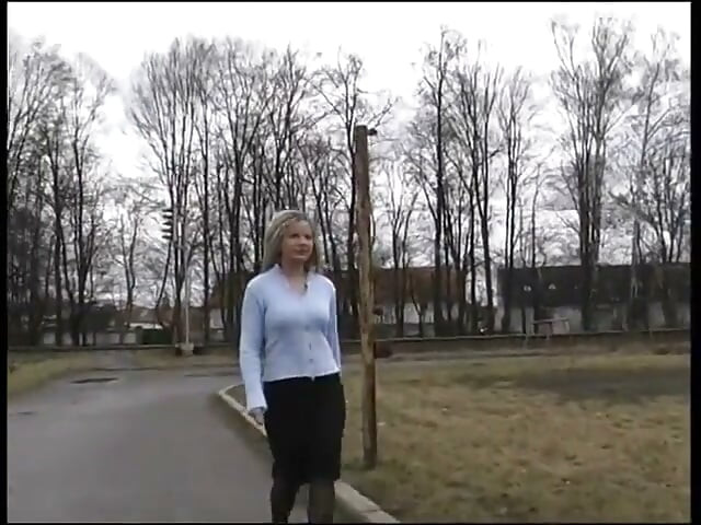 Gagică adelegătoare cu un corp perfect se masturbează la audiție