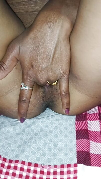 Seema Bhabhi Fingern zu Hause