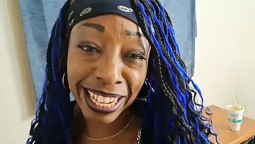 Маленькая синяя грязная стриптизерша