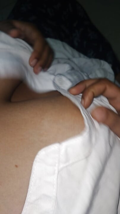 Hintli seksi kamera kızı