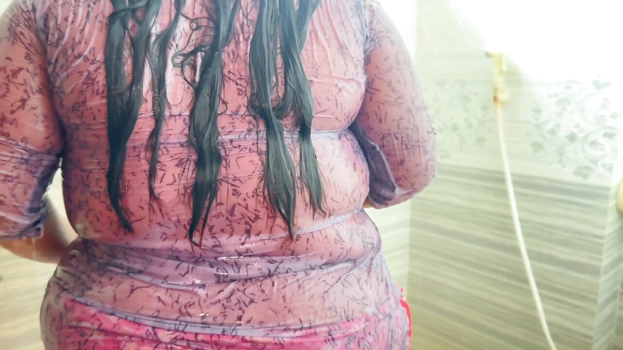 배다른아빠가 쩌는 섹스를 할 때 화장실에서 섹스하는 이집트 비 계모 - 샤워 섹스와 정액