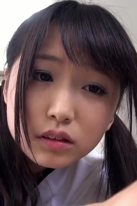 Zrela lepotica sa tajnom prošlošću. Rioka, 30 - senzualna allure pored obale reke - Scena1