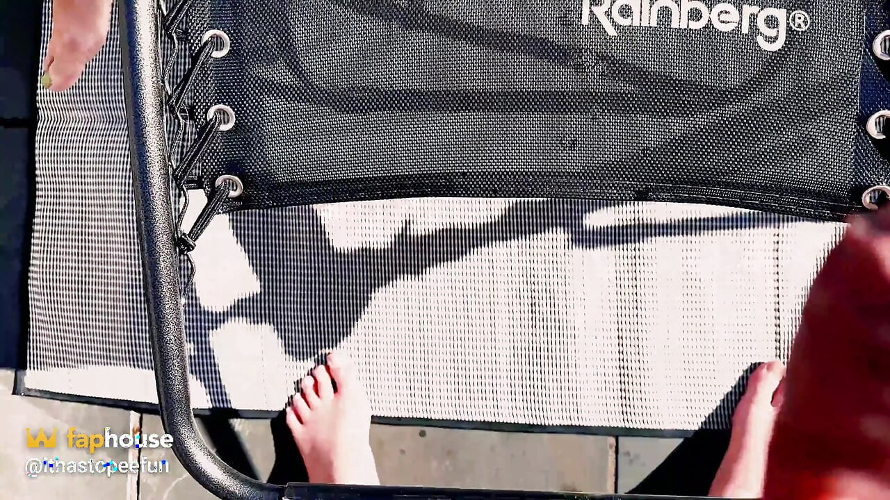 Hot June -sunlounger Piss Shorts