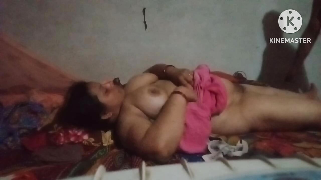 Desi bhabi aaj bhabi ne lund ki malish ki