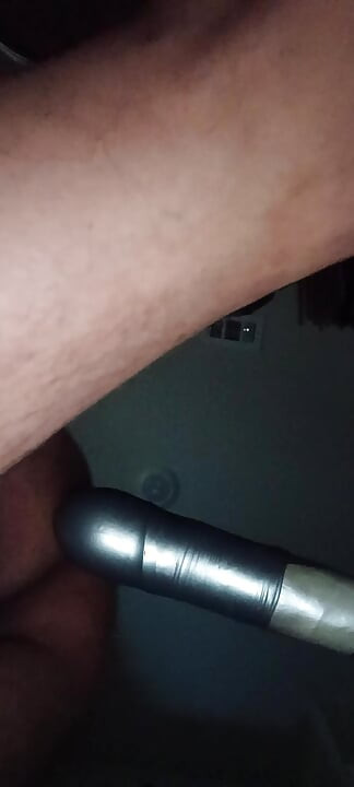 Volim se igrati s mojom guzicom kad sam usamljena